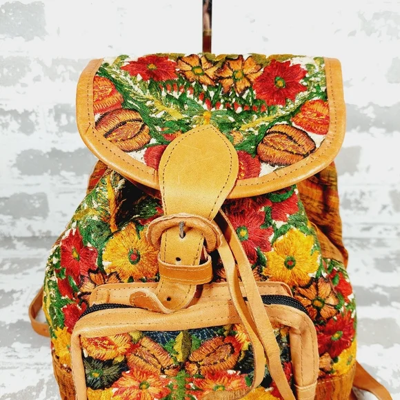Boutique Floral Tapestry Embroidery Drawstring Backpack Leather Accents 1088 - Picture 3 of 11